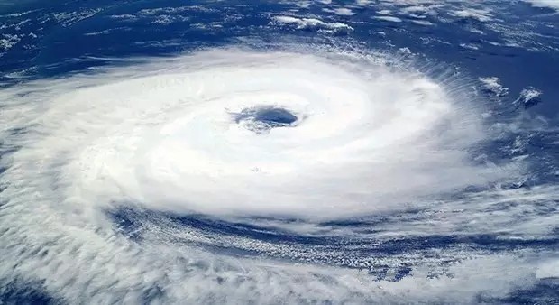 臺(tái)風(fēng)前腳走暴雨后腳來(lái) led顯示屏如何迎戰(zhàn)才能屹立不倒？